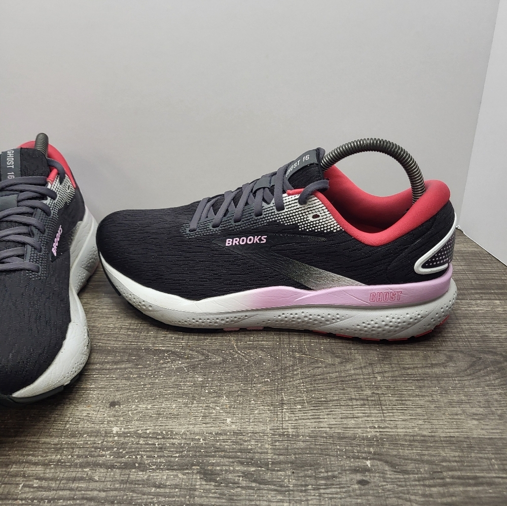 Brooks Ghost 16 Running Shoes Women Size 10 Black Pink Comfort Low Sneakers - Picture 2 of 10